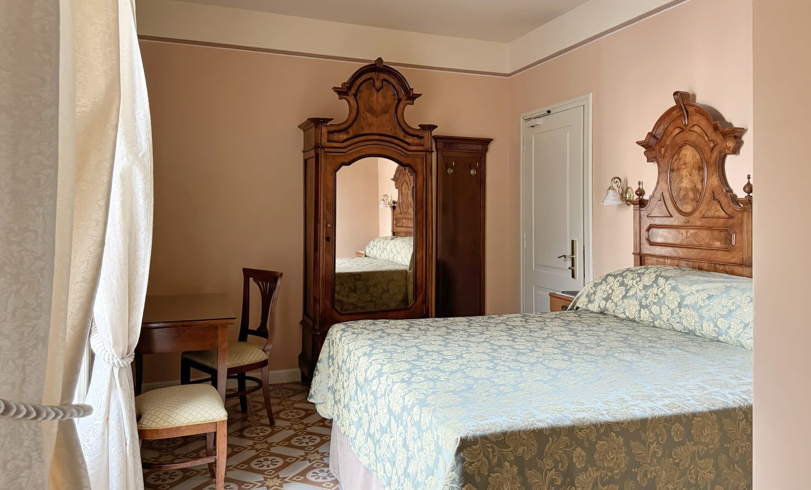 HOTEL GARDENIA AL LAGO ROOM NOSTALGIA